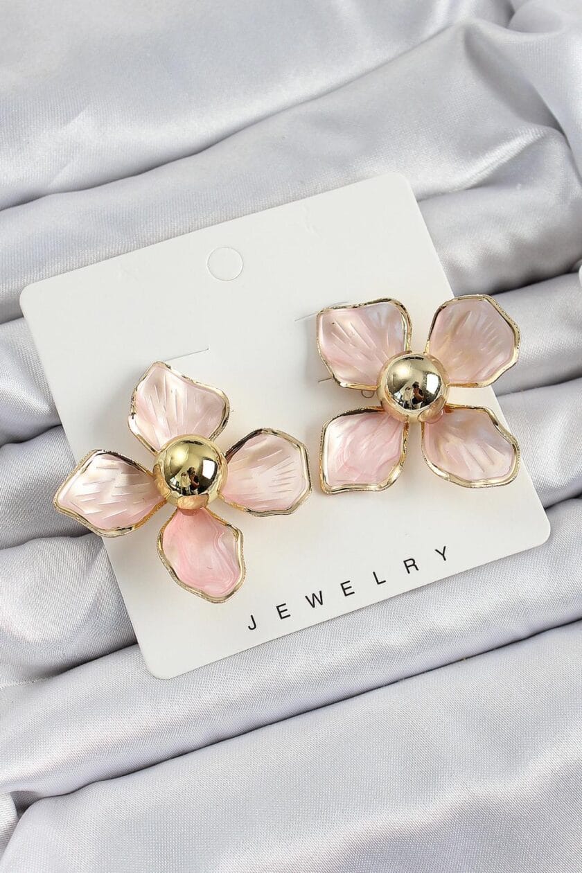 BlossomVintage pirinç çiçek gold kadın küpe - zarif vintage tasarım