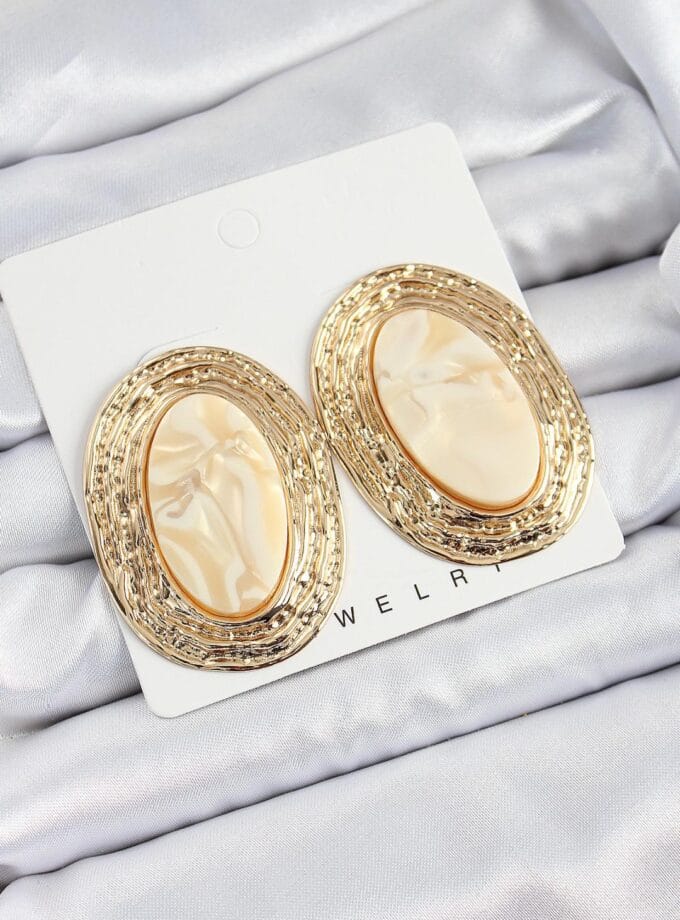 "bej sedef mermer desenli, gold kaplama oval vintage kadın küpe"